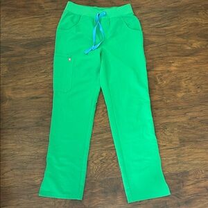 Figs Kade emerald green extra small regular length